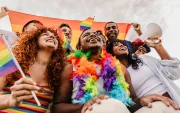 El Pride Ecuador 2026 reúne a la comunidad LGBTI en las calles para visibilizar sus luchas y celebrar el derecho a existir libremente.