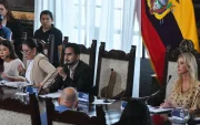 La alcaldesa encargada, Tatiana Coronel, se excusó en la Constitución y un conflicto de  interés para no presidir la sesión extraordinaria.