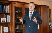 Patricio Zuquilanda es un político y diplomático ecuatoriano. Fue canciller del Gobierno del expresidente Lucio Gutiérrez.