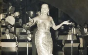 La cantante cubana Celia Cruz, fallecida en 2003, se convirtió en la primera artista latina cuya voz fue recreada mediante inteligencia artificial.