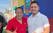 El asambleísta del correísmo Ronal González (i) es el precandidato a la Prefectura de Los Ríos por el movimiento Amigo.