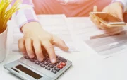 Casos de presunto enriquecimiento ilícito en el sector público generan preocupación y demandas de mayor fiscalización.