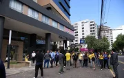 Las avenidas Amazonas y Colón, en el norte de Quito, registraron una intensa movilización policial tras el reporte de un violento asalto en el edificio Amazonas Parc.