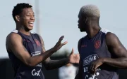 Gonzalo Plata y Moisés Caicedo en el entrenamiento de Ecuador en el Mundial 2026.