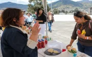 Jóvenes Emprendedores de la Casa Sin Fronteras recibieron un capital semilla gracias a empresa privada y ONG.