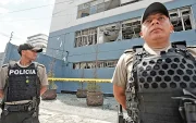 Hecho. Tras las detonaciones en el edificio de la Arcom en Quito, la Policía encontró los panfletos amenazantes.