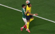 México vs. Ecuador en el Mundial 2026: el ecuatoriano Piero Hincapié pelea por el balón.