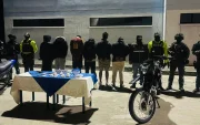 La Policía allanó viviendas en los sectores de Carcelén, La Comuna y Pomasqui. Allí se encontraron granadas, armas y droga.