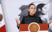 La presidenta de México, Claudia Sheinbaum, habla durante una rueda de prensa este miércoles, en Palacio Nacional de la Ciudad de México (México).