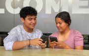 Una aplicación basada en inteligencia artificial, integrada a WhatsApp, complementa las clases de inglés con ejercicios personalizados.