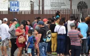 Fotografía de archivo en la que se captó a un grupo de migrantes cubanos en Tapachula, (México).