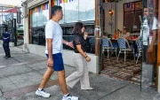 Reunión. El restaurante Lo Nuestro es identidad del barrio. Hoy, un punto de encuentro.