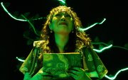 El multiverso reúne seis obras, que empezaron a presentarse en enero en el Teatro Victoria.
