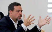 El prefecto Carlos Encalada aseguró que su plan político se limita hasta el 2027.