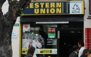 Agencia de Wester Union, una vía en la que ingresan las remesas a Ecuador.