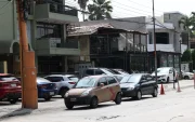 Parqueos en Urdesa