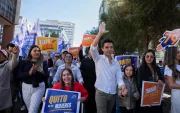 Wilson Merino oficializó su precandidatura a la Alcaldía de Quito junto a los candidatos del movimiento Imparables para las elecciones seccionales de 2026.