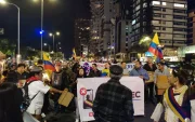 Integrantes del colectivo que impulsa la revocatoria del mandato convocaron nuevas jornadas de vigilia para exigir que el CNE se pronuncie sobre la solicitud y entregue los formularios para la recolección de firmas.