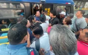 Críticas. Los usuarios de la Troncal 1 constantemente piden mejoras.