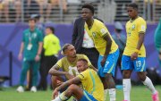 El astro brasileño Neymar se lamenta de la eliminación de su selección en el Mundial 2026..