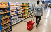 En abril pasado, el SRI amplió el listado de productos de primera necesidad que pagan IVA del 15 %.