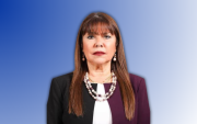 Ella es Celeste Amarilla, senadora de Paraguay.