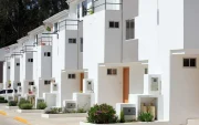 Casas nuevas en urbanizaciones suelen ser puestas en alquiler.
