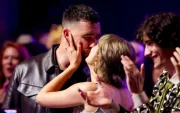 Taylor Swift y Travis Kelce en iHeartRadio Music Awards