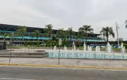 La pileta paisajística de la Terminal Terrestre "Jaime Roldós Aguilera", de Guayaquil, se ubica sobre la avenida Benjamín Rosales, en el norte de la ciudad.