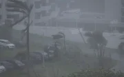 Fuertes vientos provocados por el supertifón Bavi azotaron Guam el 6 de julio de 2026.