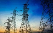 A pesar del déficit eléctrico, el reducido flujo hacia electricidad, gas y agua evidencia que el sector todavía no logra captar capital extranjero para desarrollar nuevos proyectos de generación.