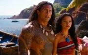 La recién estrenada actriz australiana Catherine Laga’aia, en el papel de Moana, y el corpulento Dwayne Johnson, La Roca, como Maui, protagonizan esta nueva entrega de Disney.