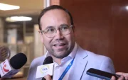 El asambleísta Guido Mendoza presentó una queja ante el CAL y un acto urgente en la Fiscalía por las declaraciones emitidas por Jhajaira Urresta en un programa digital.