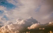 El pronóstico del Inamhi advierte lluvias en dos regiones y ráfagas de viento en la Sierra ecuatoriana.