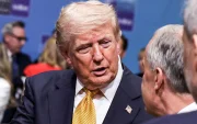Donald Trump, en un encuentro oficial, anuncia el fin del memorando con Irán y descarta nuevas negociaciones.
