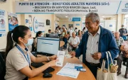 Referencial. Adultos mayores reciben atención prioritaria y descuentos en servicios y transporte en Guayaquil.