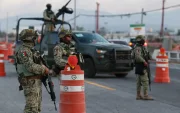 Integrantes del Ejército de Mexico realizando un operativo en Guadalajara (México).