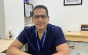 Juan Carlos Aveiga Parra asumió el Ministerio de Salud tras una trayectoria de casi una década en el Hospital Alcívar, donde fue director médico.