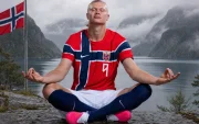 Haaland es apodado "El Cyborg" o "El Vikingo". Los sobrenombres hacen referencia a su físico imponente, potencia y capacidad goleadora casi mecánica.