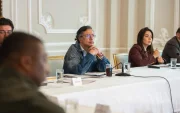 Petro prohibió usar cuarteles para la posesión de De la Espriella en Colombia por orden constitucional.