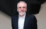Jaime Orlando Santofimio Gamboa visitó la UEES para analizar los desafíos de la contratación pública, la transparencia y el impacto de la inteligencia artificial en la gestión estatal.