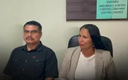 Gabriela Menéndez, presidenta de la UNE Guayas, durante la rueda de prensa del 13 de julio sobre las amenazas contra docentes.