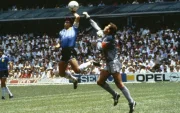 Diego Armando Maradona durante el partido de cuartos de final ante Inglaterra en el Mundial de México 1986.