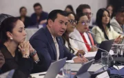Ferdinan Álvarez, presidente de la Comisión de Fiscalización, durante la audiencia de juicio político contra la exministra de Energía y Minas, Inés Manzano.