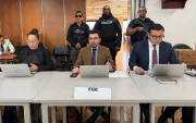 El fiscal Carlos Alarcón lidera la acusación en el caso Progen, un proceso marcado por los cuestionamientos a la prisión preventiva solicitada.