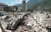 Gran parte de los edificios que colapsaron en el terremoto del 24 de junio en La Guaira fueron precisamente los construidos por los gobiernos de Chávez y Maduro.