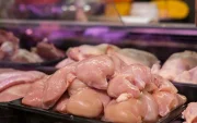 Imagen referencial. El precio del pollo registra un alza.
