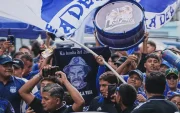Hinchas de emelec previo al partido del clasico del astillero
