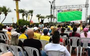 Referencial. Los aficionados podrán disfrutar del partido en pantalla gigante.