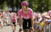Richard Carapaz ascendió cuatro posiciones en la clasificación general del Tour de Francia 2026 tras completar una sólida actuación en la etapa 15.